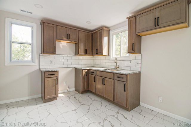 8366 Navy Street, Detroit, MI 48209