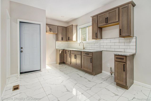 8366 Navy Street, Detroit, MI 48209