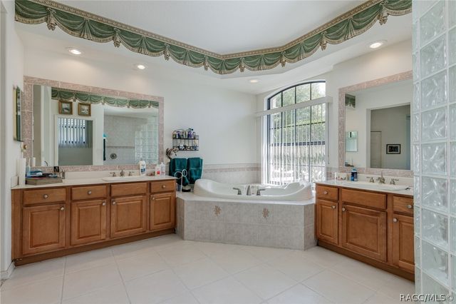 1905 N Eagle Chase Drive, Hernando, FL 34442