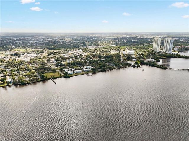 3225 E Riverside DR 63F, Fort Myers, FL 33916