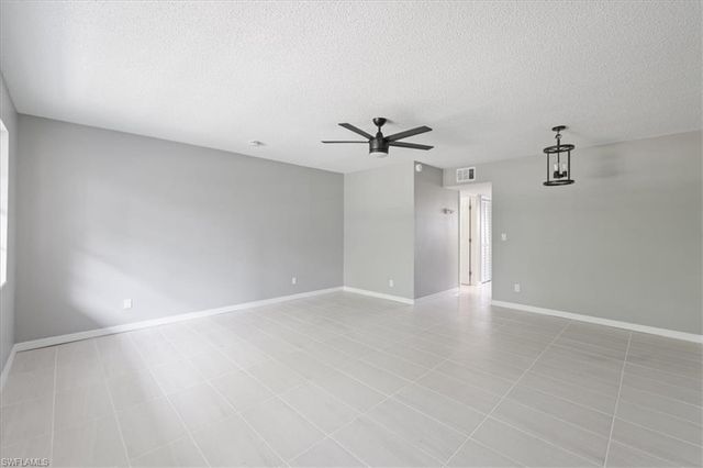 3225 E Riverside DR 63F, Fort Myers, FL 33916