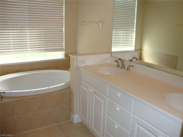 13942 Bently CIR, Fort Myers, FL 33912