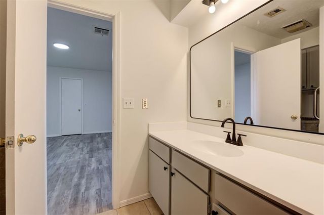 524 Westwood Court 526, Oklahoma City, OK 73127