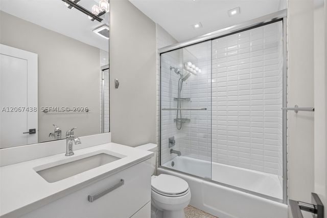 2190 NE 51st Court 105, Fort Lauderdale, FL 33308