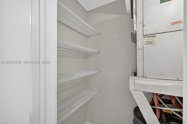 2190 NE 51st Court 105, Fort Lauderdale, FL 33308