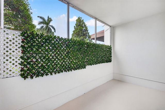2190 NE 51st Court 105, Fort Lauderdale, FL 33308