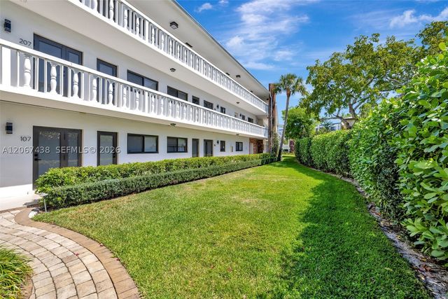 2190 NE 51st Court 105, Fort Lauderdale, FL 33308