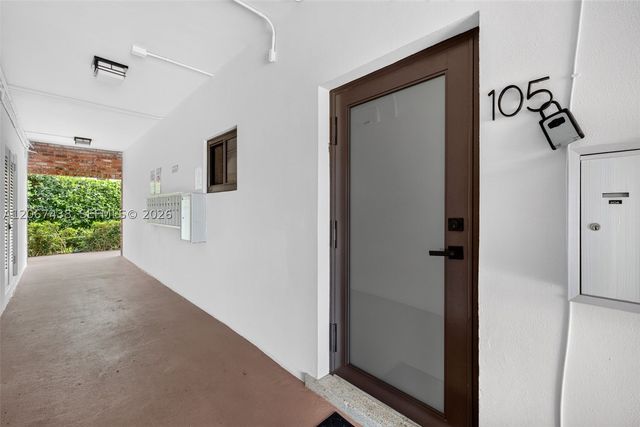 2190 NE 51st Court 105, Fort Lauderdale, FL 33308