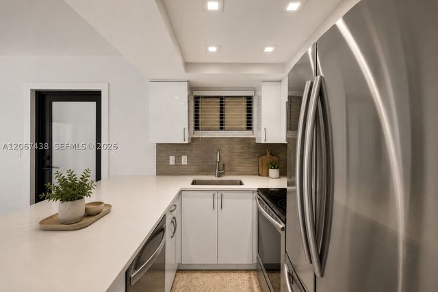 2190 NE 51st Court 105, Fort Lauderdale, FL 33308