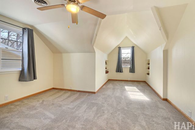 3912 West Avenue W, Mchenry, IL 60050