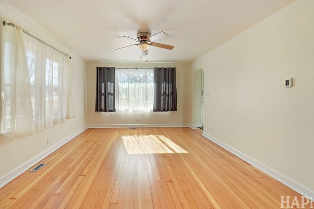 3912 West Avenue W, Mchenry, IL 60050