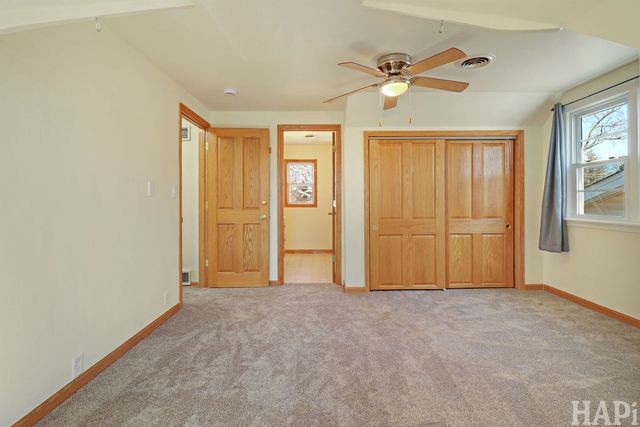 3912 West Avenue W, Mchenry, IL 60050