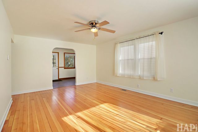 3912 West Avenue W, Mchenry, IL 60050