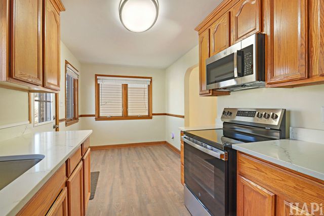 3912 West Avenue W, Mchenry, IL 60050