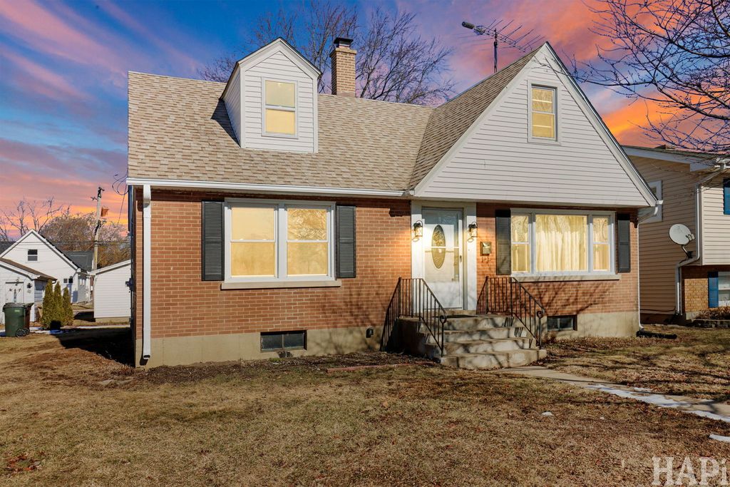 3912 West Avenue W, Mchenry, IL 60050