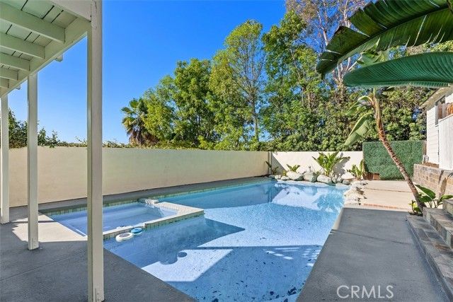 26581 Saddleback Dr, Mission Viejo, CA 92691