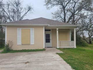 6706 Woodrow Street, Texas City, TX 77591