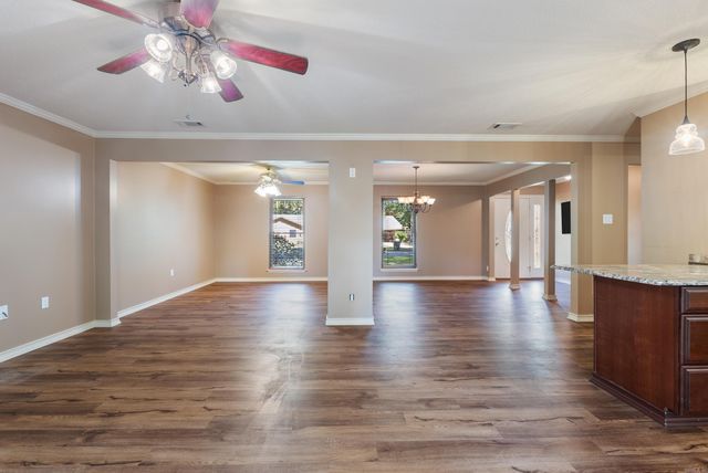 13 Oakdale Dr, Conway, AR 72034