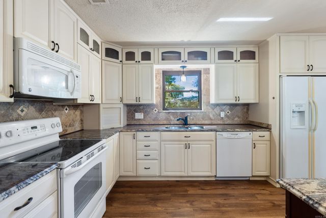 13 Oakdale Dr, Conway, AR 72034