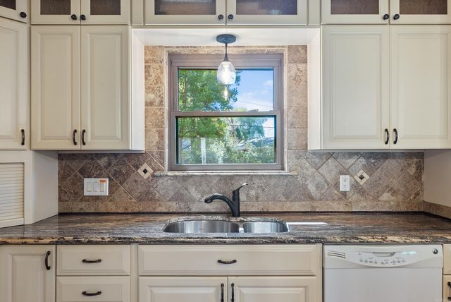 13 Oakdale Dr, Conway, AR 72034