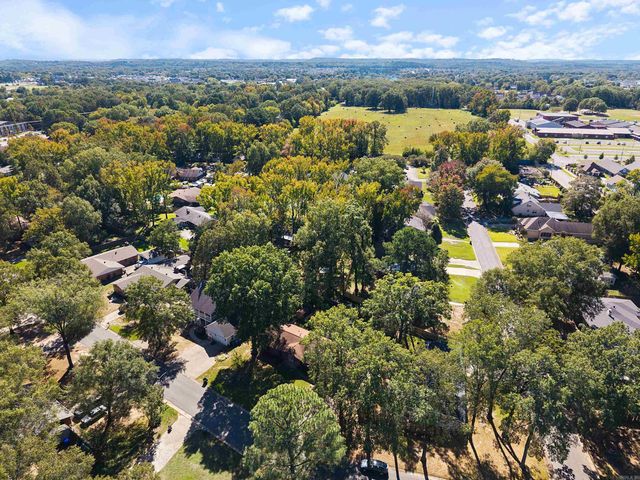 13 Oakdale Dr, Conway, AR 72034