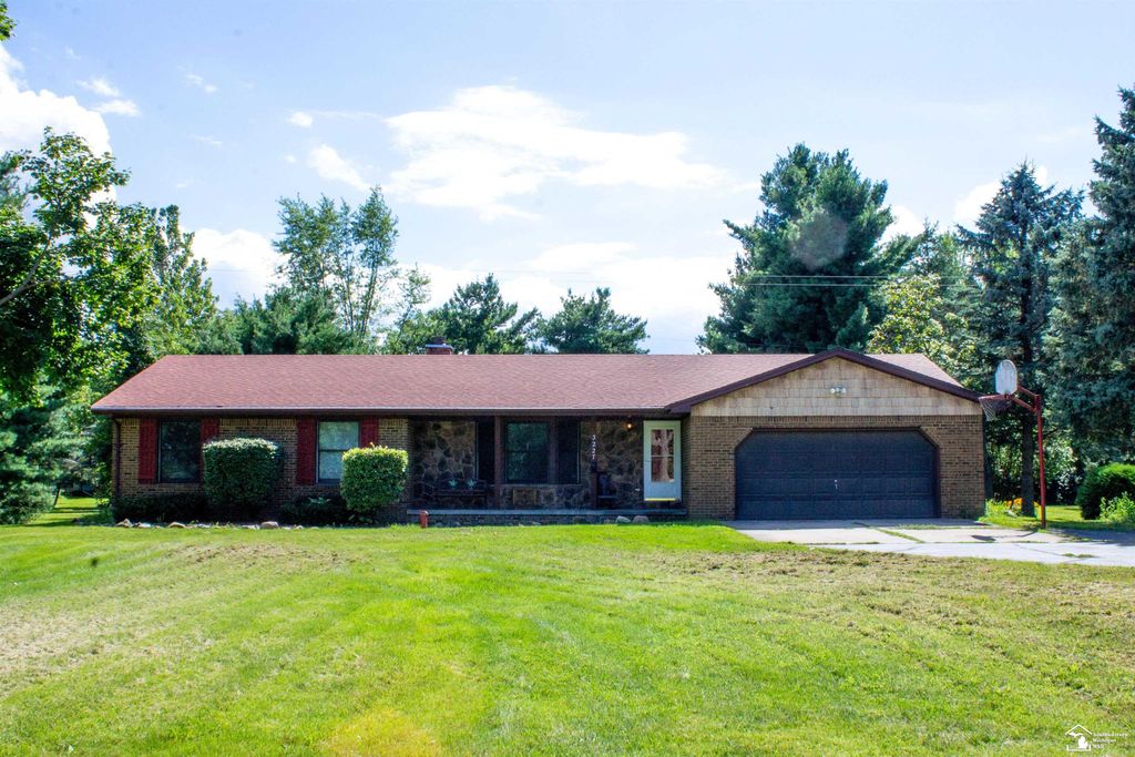 3227 Bluebush Road, Monroe, MI 48162