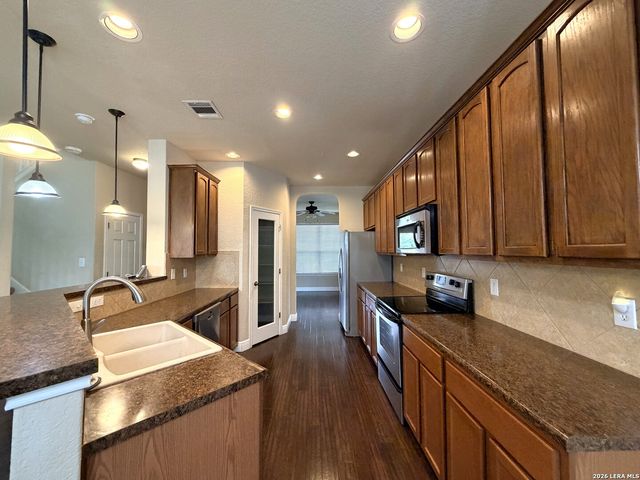 11802 LEMONMINT PKWY, San Antonio, TX 78245