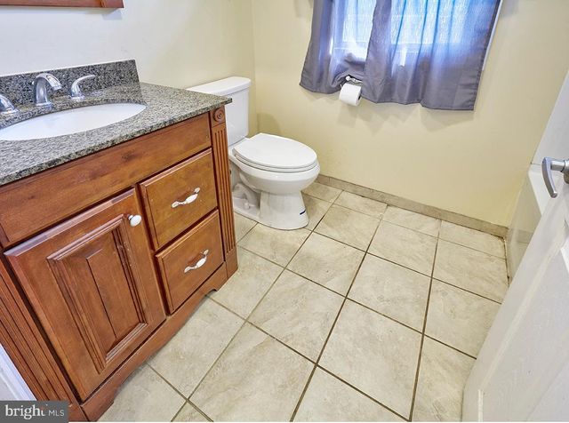 103 ERIE AVE, Barrington, NJ 08007