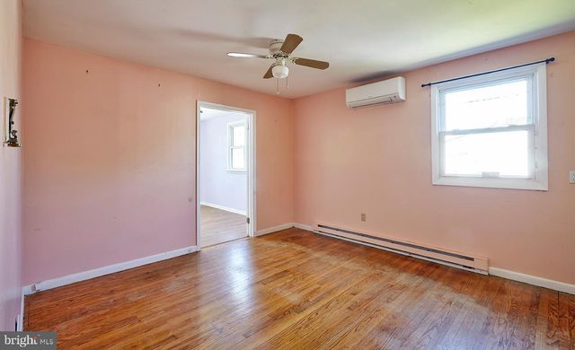 103 ERIE AVE, Barrington, NJ 08007