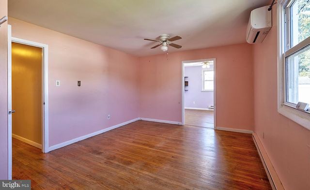 103 ERIE AVE, Barrington, NJ 08007