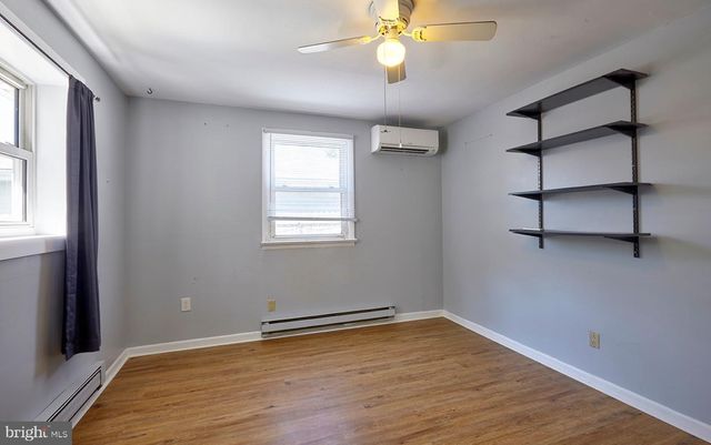 103 ERIE AVE, Barrington, NJ 08007
