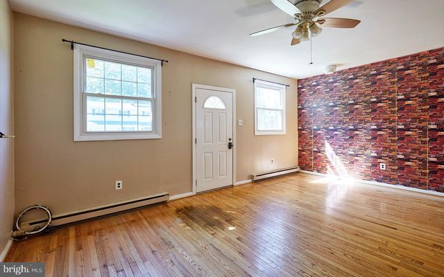103 ERIE AVE, Barrington, NJ 08007