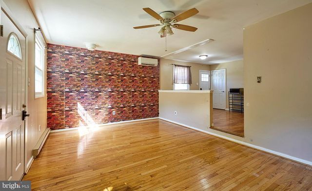 103 ERIE AVE, Barrington, NJ 08007