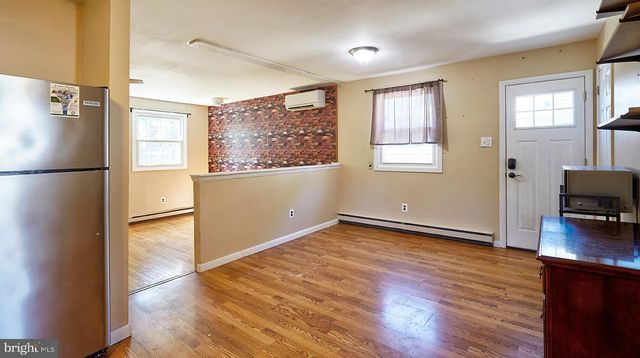 103 ERIE AVE, Barrington, NJ 08007