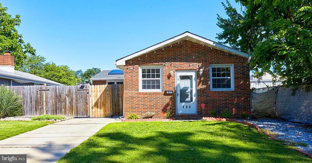 103 ERIE AVE, Barrington, NJ 08007