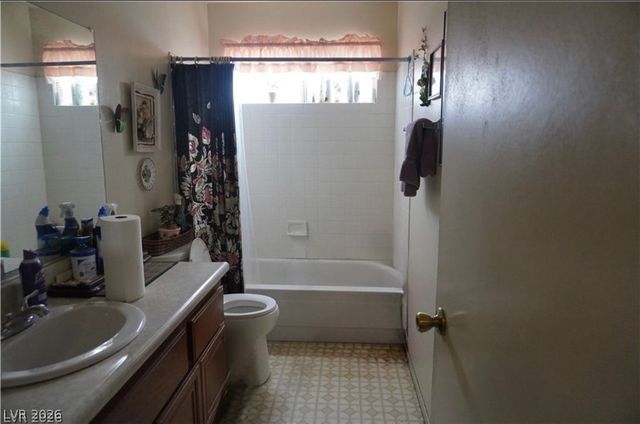 738 Loganrun Lane, Las Vegas, NV 89110