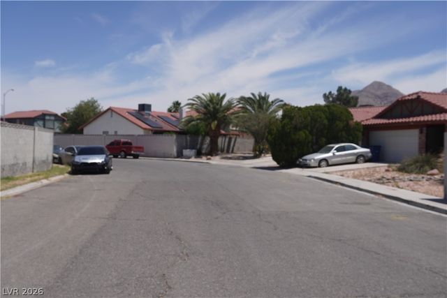 738 Loganrun Lane, Las Vegas, NV 89110