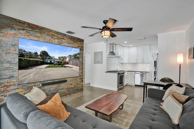 846 SW 11th Court, Fort Lauderdale, FL 33315