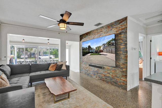 846 SW 11th Court, Fort Lauderdale, FL 33315