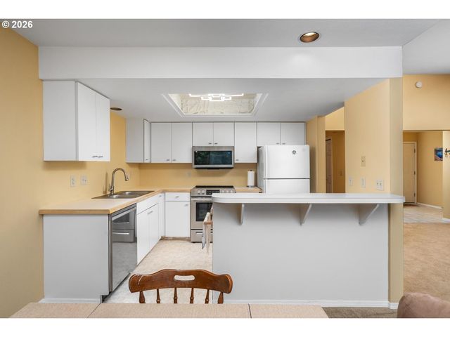 1840 REES HILL Rd 21, Salem, OR 97306