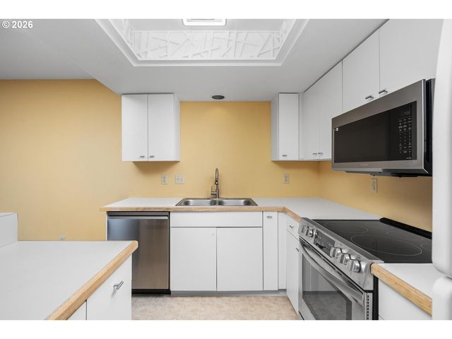 1840 REES HILL Rd 21, Salem, OR 97306