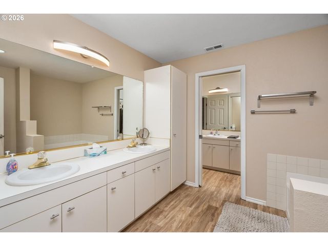 1840 REES HILL Rd 21, Salem, OR 97306