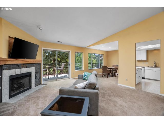 1840 REES HILL Rd 21, Salem, OR 97306