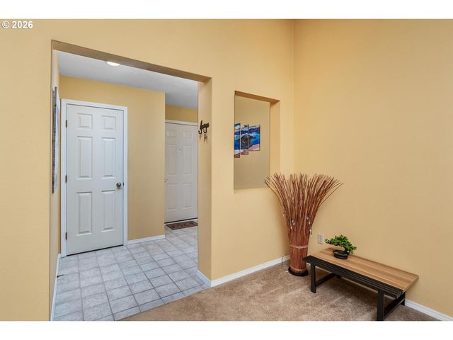 1840 REES HILL Rd 21, Salem, OR 97306