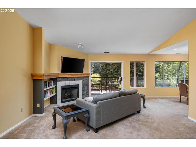 1840 REES HILL Rd 21, Salem, OR 97306