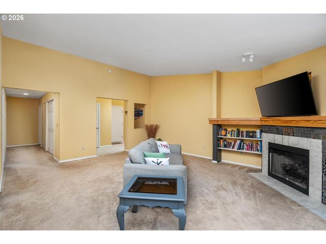 1840 REES HILL Rd 21, Salem, OR 97306