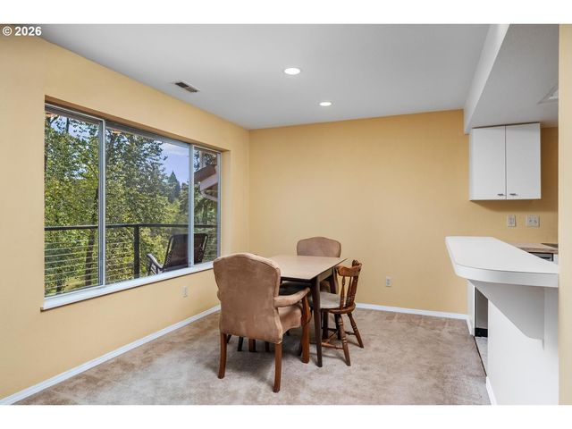 1840 REES HILL Rd 21, Salem, OR 97306