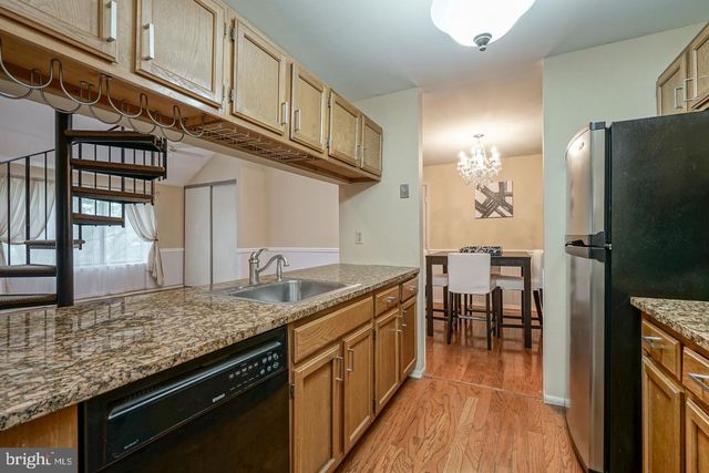 2719-B SUSSEX CT, Mount Laurel, NJ 08054