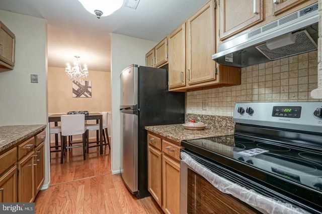 2719-B SUSSEX CT, Mount Laurel, NJ 08054
