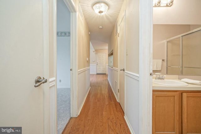 2719-B SUSSEX CT, Mount Laurel, NJ 08054